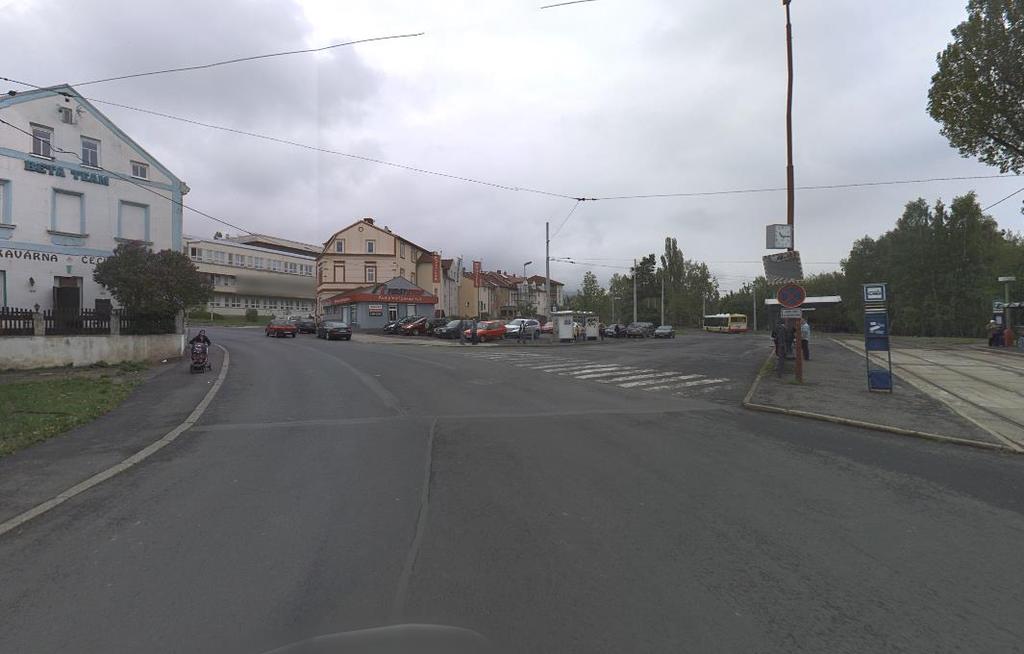 Obrázek 8.8: Fotografie lokality dopravní nehody, ulice Mezibořská, Litvínov, přechod nevyhovující délky 8.4 SWOT ANALÝZA Silné stránky (S) S8.