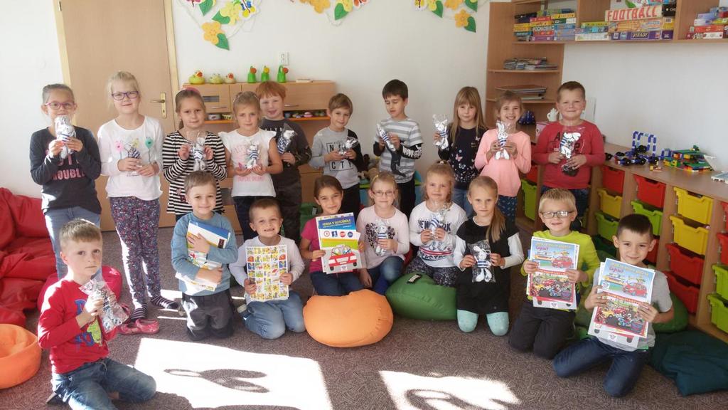 Překážková dráha a hod kroužky na cíl prověřil naši rychlost a šikovnost. Za své výkony jsme dostali sladké odměny. Pak následovalo největší překvapení, malování na obličej.