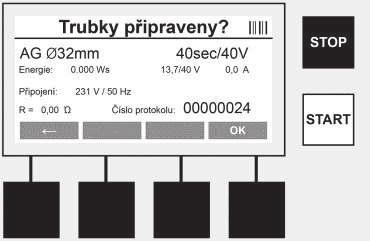 Pokud není v čárovém kódu tvarovky obsažena doba chlazení, lze zadat v tomto bodě dobu chlazení, která je vytištěna na tvarovce. Zadání lze přeskočit stisknutím tlačítka >OK<.