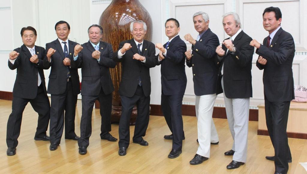 kongresu ITF z rukou prezidenta ITF, Dr.
