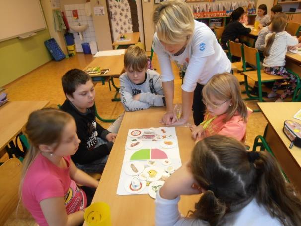 Formou zajímavých aktivit, soutěţí a praktických úkolů se pod vedením zkušené lektorky Mileny Johnové učili zdravému ţivotnímu