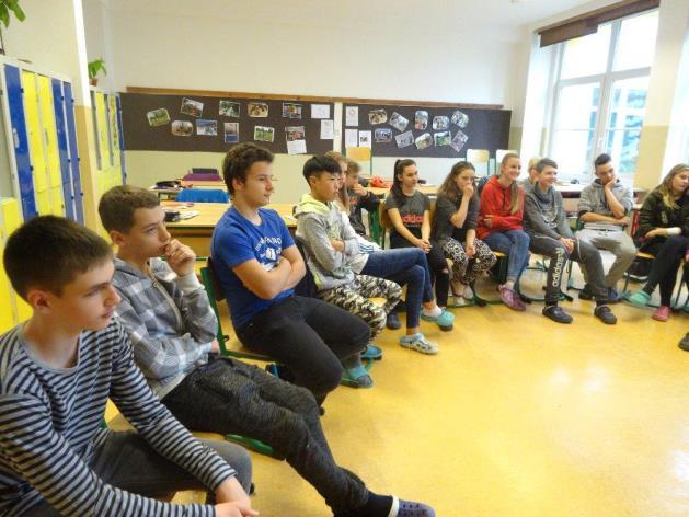 PROBAČNÍ A MEDIAČNÍ SLUŽBA ČR PŘEDNÁŠKA VE ŠKOLE V úterý 31. 10. 2017 proběhla na naší základní škole beseda s pracovníky Probační a mediační sluţby paní J. Němcovou a Mgr. J. Vavříčkem.