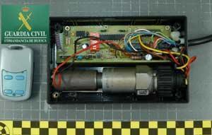 74 Falešný snímač zabavený španělskou policií (20) Předmětný modulátor je možné zakoupit za US $475 na internetovém obchodě AliExpres. Zařízení je určeno k překonání komunikačního signálu.