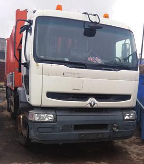 m3 pěnidlo, 4 x 4, 300.000 Kč Renault 320 dci Premium, r.v.