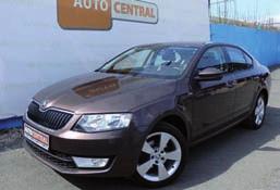 000 Kč Audi A6 3.0 TDI Quat. Stronic, RV 2011, 116.000 km, 180 kw, dřevo, pal. poč., aut.