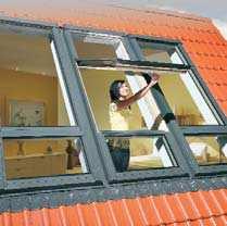 Tato norma stanoví, že dolní hrana okna musí být ve výšce do 95 cm a horní hrana ve výšce minimálně 220 cm měřeno od podlahy.