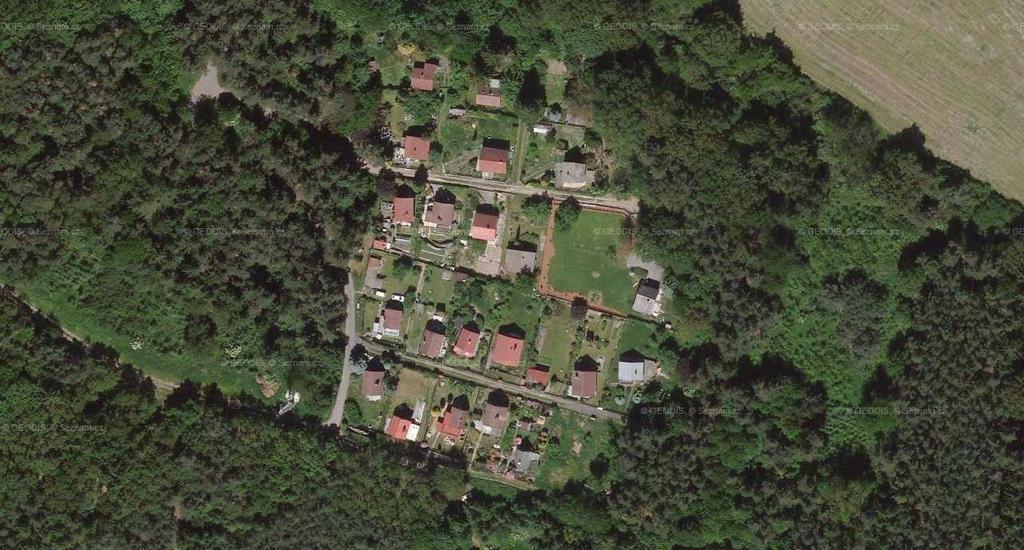 Příkladem je zástavba rekreačních objektů v lokalitě Nad nádražím ve Švihově.