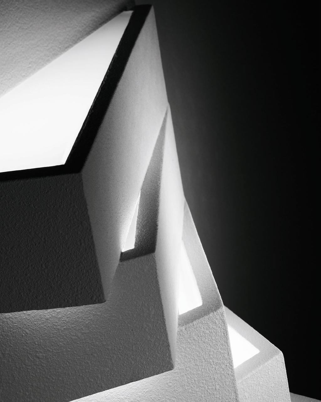 50 Nástěnná svítidla / Wall luminaires / Wandleuchten B Series B104 2 kg 86-1070 LED/230V, P45, E27 86-1072 26W/230V, T-TEL, Gx24q-3, EVG, 1800 lm 86-1073-30 LED, 6,2W/230V, 3000K, 740 lm 86-1073-40
