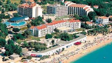 CHORVATSKO - OSTROV KRK BAŠKA PRIVÁTNÍ APARTMÁNY Poloha a pláž: po celém