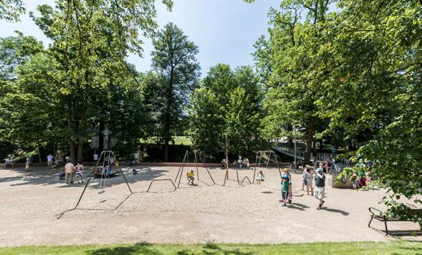 PROMĚNY 2017 Obnova městských parkových prostranství, podpora iniciativ za lepší veřejný prostor, rozvoj školních zahrad nebo seznamování dětí s architekturou to je základní portfolio Nadace Proměny