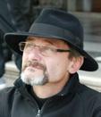 A dalším úkolem je starost o právo ve vnitřním a vnějším prostředí zákony, podzákonné předpisy a především profesní dokumenty. Všechno ostatní je nadstandard.