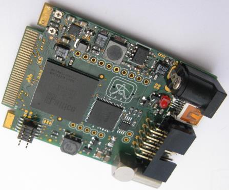 VHDCI Connector Datové rozhraní pro řízení experimentu a čtení dat z pixelových detektorů 11 Realizace a modifikace zařízení FITPix Tato kapitola je věnována realizacím založených na platformě FITPix.