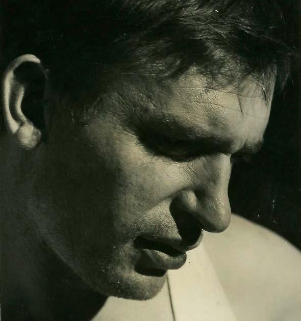 Sochař Vladimír Šmíd Zuzana Krišková I. Sochař a keramik Vladimír Šmíd (6. 1. 1930 9. 6. 1998) se narodil v severočeských Teplicích.