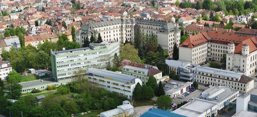 Jsme AGRO široce rozkročená fakulta Vynikáme téměř stoletou tradicí ve vzdělávání a výzkumu nabídkou atraktivních studijních oborů moderním výukovým a experimentálním zázemím (praktická výuka na