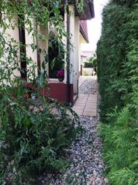 okno, balkon, zahrádku a okolí domu Obr.