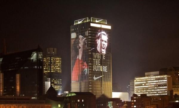 Skoupila veškeré billboardy a jiné reklamní plochy v blízkosti olympijského dějiště a umístila na ně svoje reklamní sdělení.
