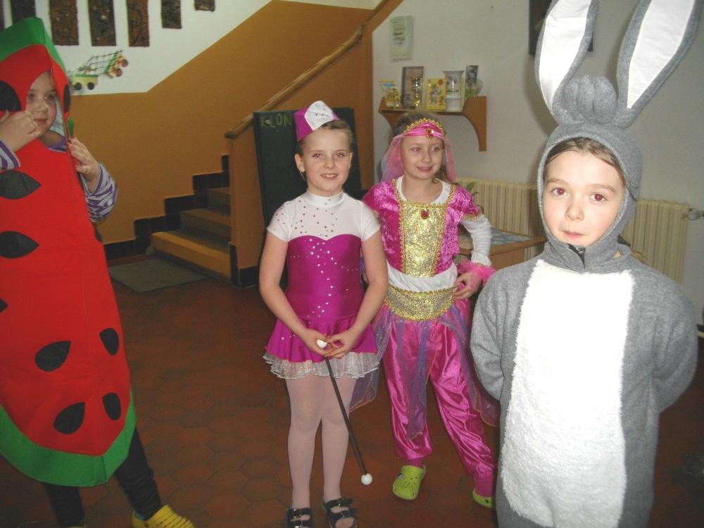 třídy, kde pro ně měli připraveny různé hry, kvízy a práci na interaktivní tabuli.