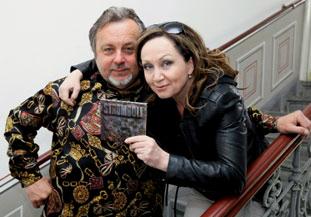 Jak na koncertech, tak i z nahrávek zapůsobila tahle nová skupina, za jejímž vznikem stál Michal Pavlíček, jako blesk z čistého nebe. Jako sopka, která ostatně stojí i za jménem skupiny.