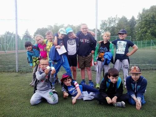 Za naší školu závodilo dvanáct sportovců. První třída Erik Výborný, Míša Eigl a Barborka Nagyová. Druhá třída Vanda Dvořáková. Třetí třída Matěj Žák, Ivan Dolejš, Josef Beránek, Jakub Novák.