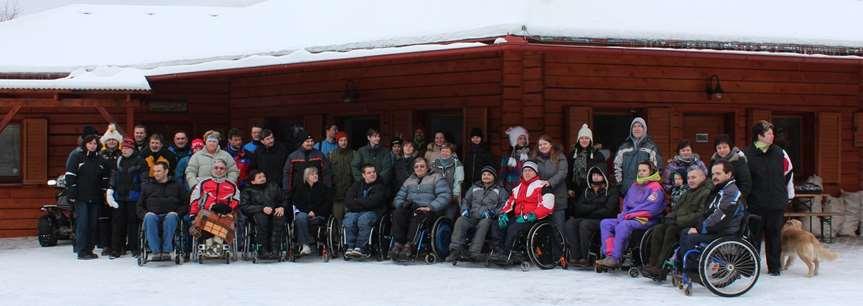 Předávání dobrých zkušeností s kompenzačními a rehabilitačními pomůckami.
