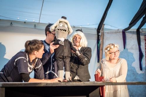 Hotel Warren Inscenace Hotel Warren měla premiéru v roce 2017 na festivalu Menteatrál.
