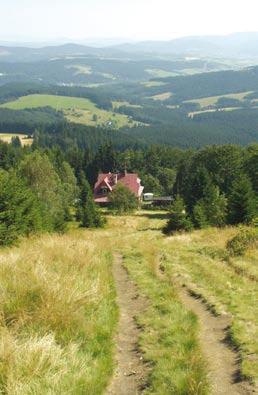 4. Údolím Lomné kolem pralesu Mionší. Přes tři státy kolem Trojmezí 47 12 m 491 43 Dolní Lomná 1 81 Horní Lomná 6 Kyčmol 79 Horní Lomná 2, centrum - za žel.