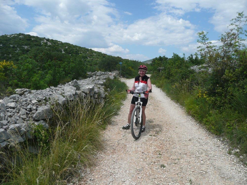 Stomická sestra Olga Tellerová, chirurgická ambulance KEPHAS: Velmi oceňuji realizaci této akce nejen proto, že jsem sama cyklistka a měla jsem snahu své pacienty v tomto směru motivovat, ale hlavně