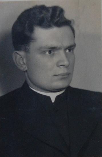 1. 10. 1946 21. 7. 1950 Václav Neměc děkan v Kasejovicích, 21. 7. 1950 zatčen a internován v Želivi, * 8.
