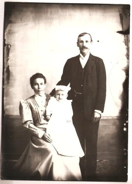 OBRAZOVÁ PŘÍLOHA Rodinné fotografie Jochových