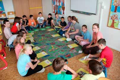 Školní vzdělávací program Škola pro každého přizpůsobuje své možnosti i dětem vyžadujícím speciální požadavky s využitím moderního vyučování. Anglický jazyk se vyučuje od 2.