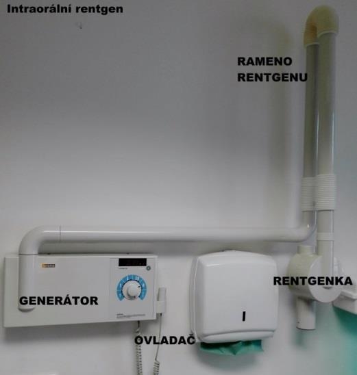 klouby, které umožnují nastavení optimálního úhlu paprsku při snímkování.