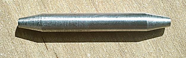 17), které slouží pro přímé upnutí do čelistí simulátoru s aktivní délkou vzorku 16 mm a průměru 8 mm.