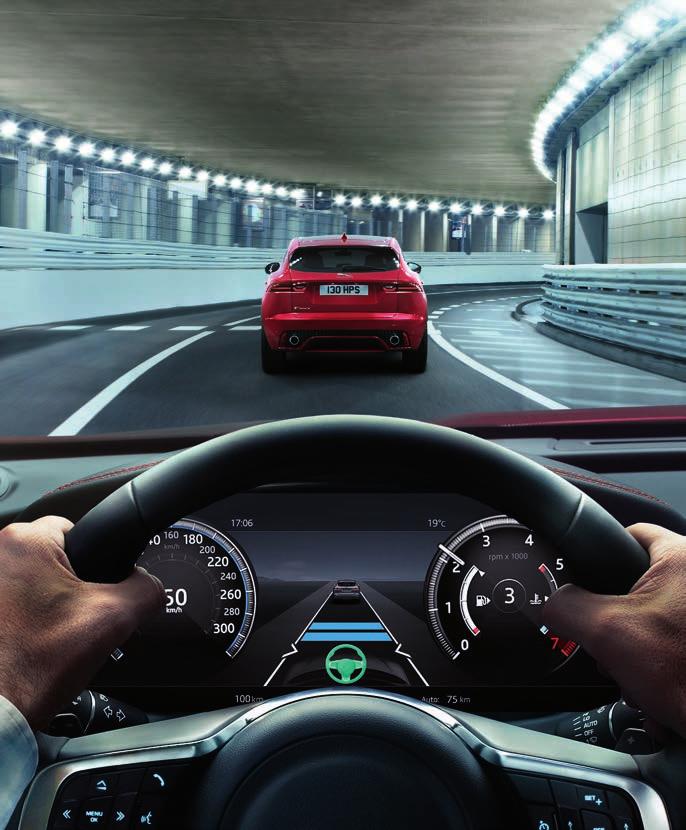 PAKETY VÝBAVY NA PŘÁNÍ DRIVER ASSIST PACK1 Na přání dodávaný paket Driver Assist Pack obsahuje celou řadu asistenčních systémů, například funkce, které jsou součástí paketů Park Pack a Drive Pack