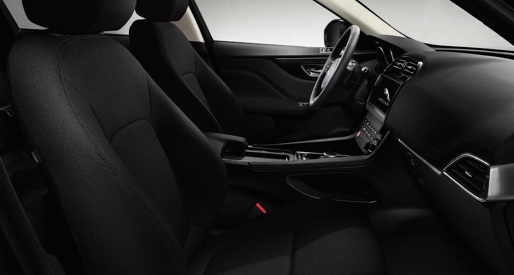 5 INTERIÉR VYBERTE SI Nakonfigurujte si svůj F-PACE na jaguar.