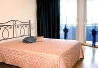 HOTELY Cena hotel Catto Suisse Děti do 2 let bez nároku na služby, pouze s dopravou = 2 400 Kč / týden týdenní pobyty Turnus Termín Osoba na Děti do 12 let Osoba na 4. lůžku 1. a 2. lůžku na 3.
