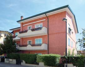 APARTMÁN ATTICO CONCORDIA (So) Luxusní podkrovní dvoupodlažní apartmán (4. patro, s výtahem) pouze 50 m od pláže a cca 400 m od historického centra. Ideální pro dvě rodiny.