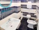 koupelny 13 800 Kč 19 300 Kč 26 900 Kč 29 700 Kč 35 600 Kč 45 900 Kč Pronájem apartmánu na 7 nocí, plážový servis (slunečník + 2 lehátka), klimatizace, parkování, využívání bazénu, spotřeba el.