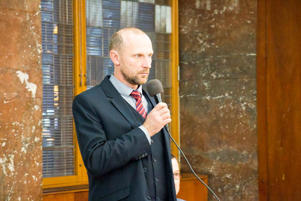 Měsíčník pro Odborový svaz pracovníků peněžnictví a pojišťovnictví Ročník 1 číslo Vánoční prosinec Redakce a sídlo OSPPP: nám. W.
