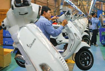 www.euro.cz 53 rozvojové trhy global TEXTILNÍ VELMOC. Levná a vstřícná pracovní síla je hlavním lákadlem investorů ve Vietnamu, odkud pochází například velká část produkce oděvů světových značek.