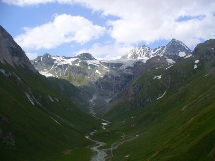 podmínkách