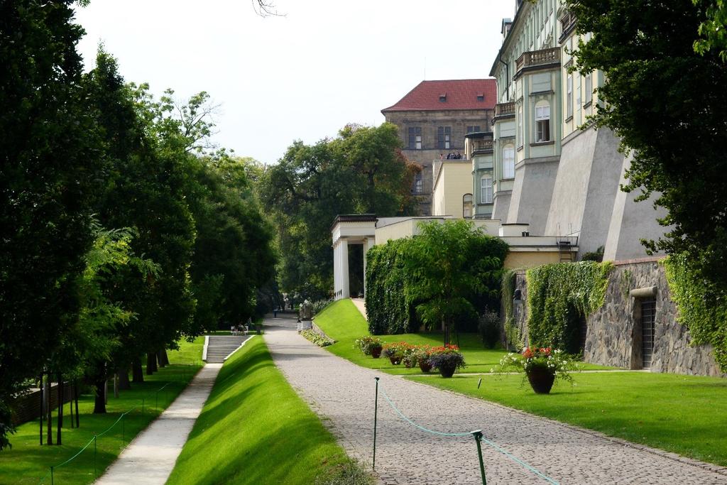 Obrázek 1: Zahrada Na Valech, 30. léta 20.