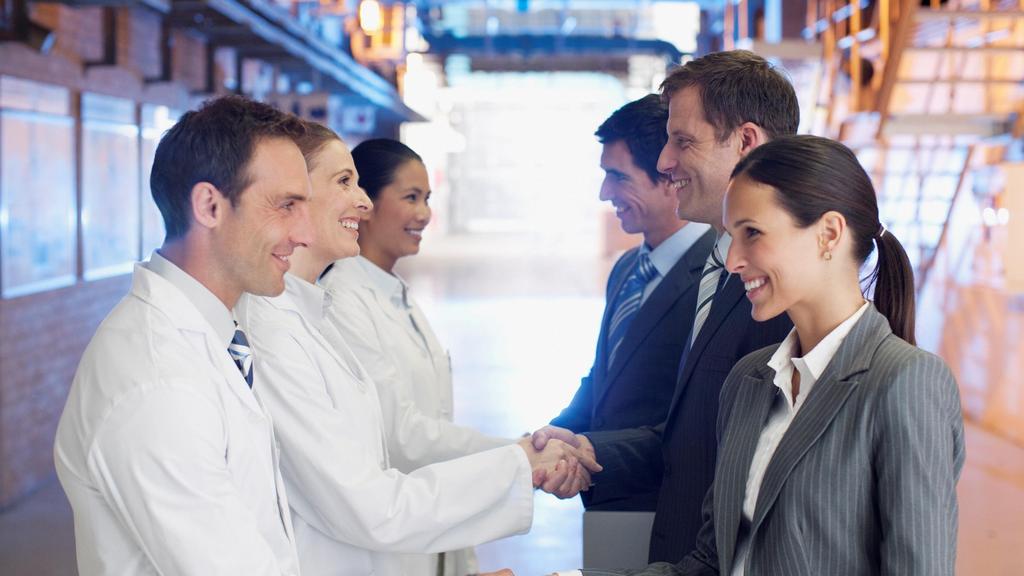 VYTVÁŘÍME SYNERGICKÉ VAZBY Smyslem a cílem klastrového systému práce jsou efektivita a synergie.