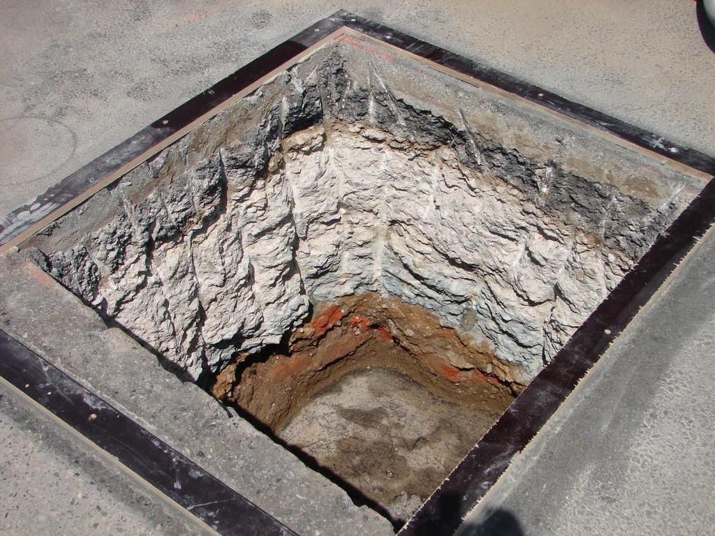Obr. 15: Souvrství betonů pod vozovkou