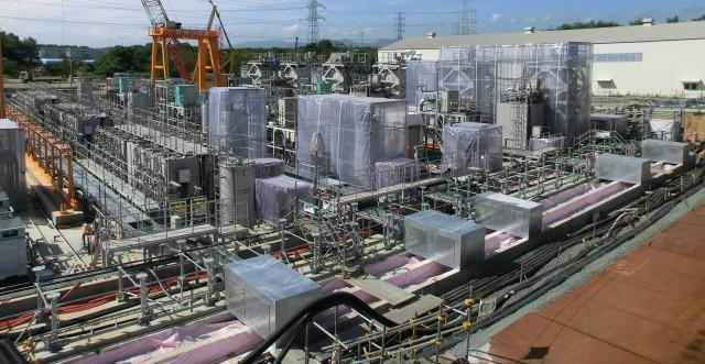Budování zařízení ALPS (zdroj TEPCO). Tím se radikálně sníží růst objemu skladované vody a ta se bude moci postupně dekontaminovat.
