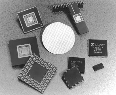 řívody se propojí s kontakty na čipu tenkým měděným drátem (0,15mm).
