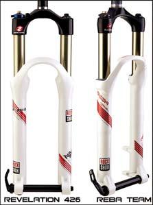 Ačkoli novik bylo víc, nás pro začátek jvíce zaujala inovace crosscountryové vidlice Rock Shox Reba a její sestřičky pro all mountain Revelation a pak zcela nové brzdy Avid Elixir.