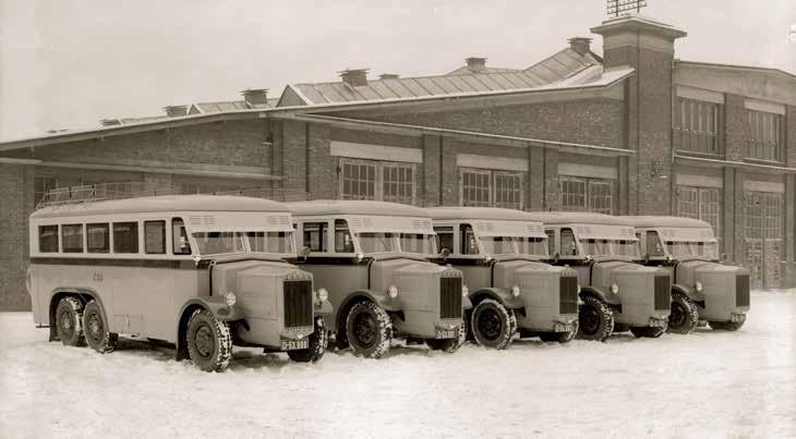 Autobusy Tatra 28 s kopřivnickou karoserií byly dodány drahám v lednu 1933. Z celkového počtu pěti kusů byly čtyři odevzdány.