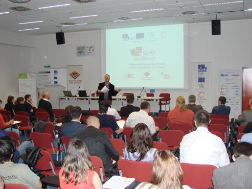 Úskalí řešení reklamací a jak se jim vyhnout s účastníky konference prodiskutoval Karel Havlíček z České obchodní inspekce.