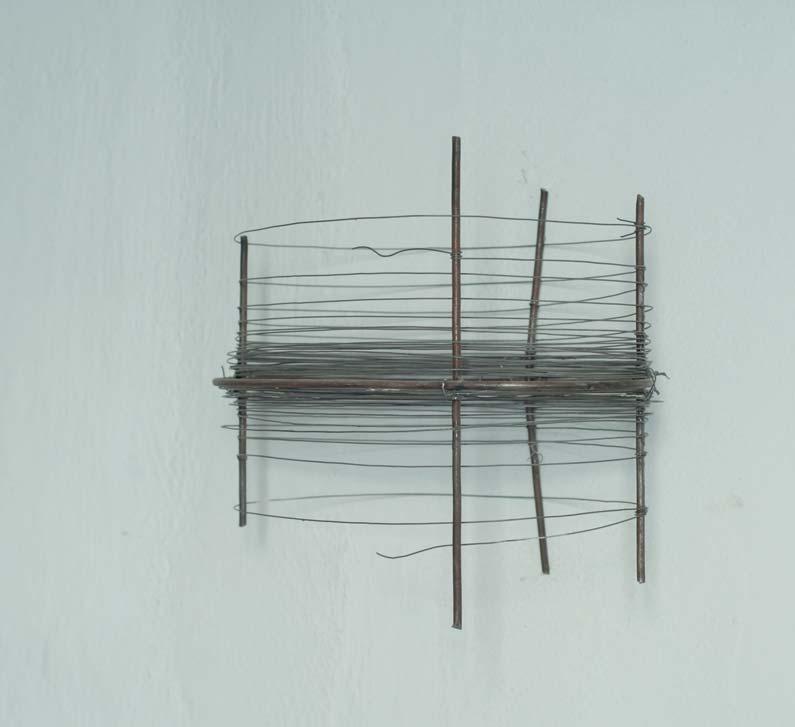 Praze, 2002 stáž na Kunstakademie Stuttgart; žije a pracuje na
