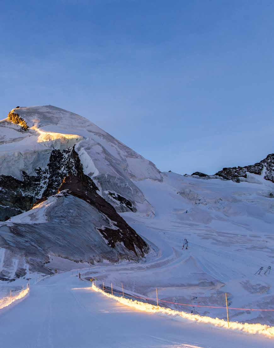 TOP STŘEDISKA // ZIMNÍ TIPY 23 HOTEL SCHWEIZERHOF, SAAS FEE Jeden z nejlepších hotelů v Saas Fee